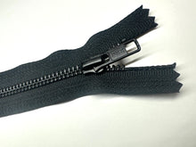 Load image into Gallery viewer, YKK® #5 Black-Oxide s/p Black (580) DA Pull