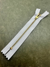 Load image into Gallery viewer, YKK® #4 Brass c/e White (501) Semi-Auto Pull