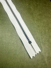 Load image into Gallery viewer, YKK® #4 Black-Oxide c/e White (501) Semi-Auto Pull