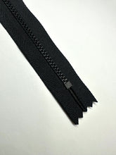 Load image into Gallery viewer, YKK® #4 Black-Oxide c/e Black (580) DA Pull