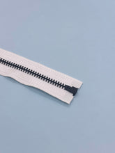 Load image into Gallery viewer, YKK® #5 Black-Oxide s/p White (501) DA Pull