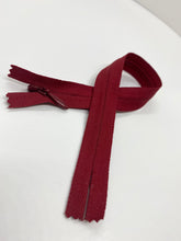 Load image into Gallery viewer, YKK® #2.5 CONCEAL® Invisible Zipper c/e #520