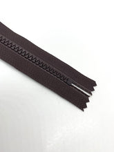 Load image into Gallery viewer, YKK® #5 Mold c/e Brown Tape (570)