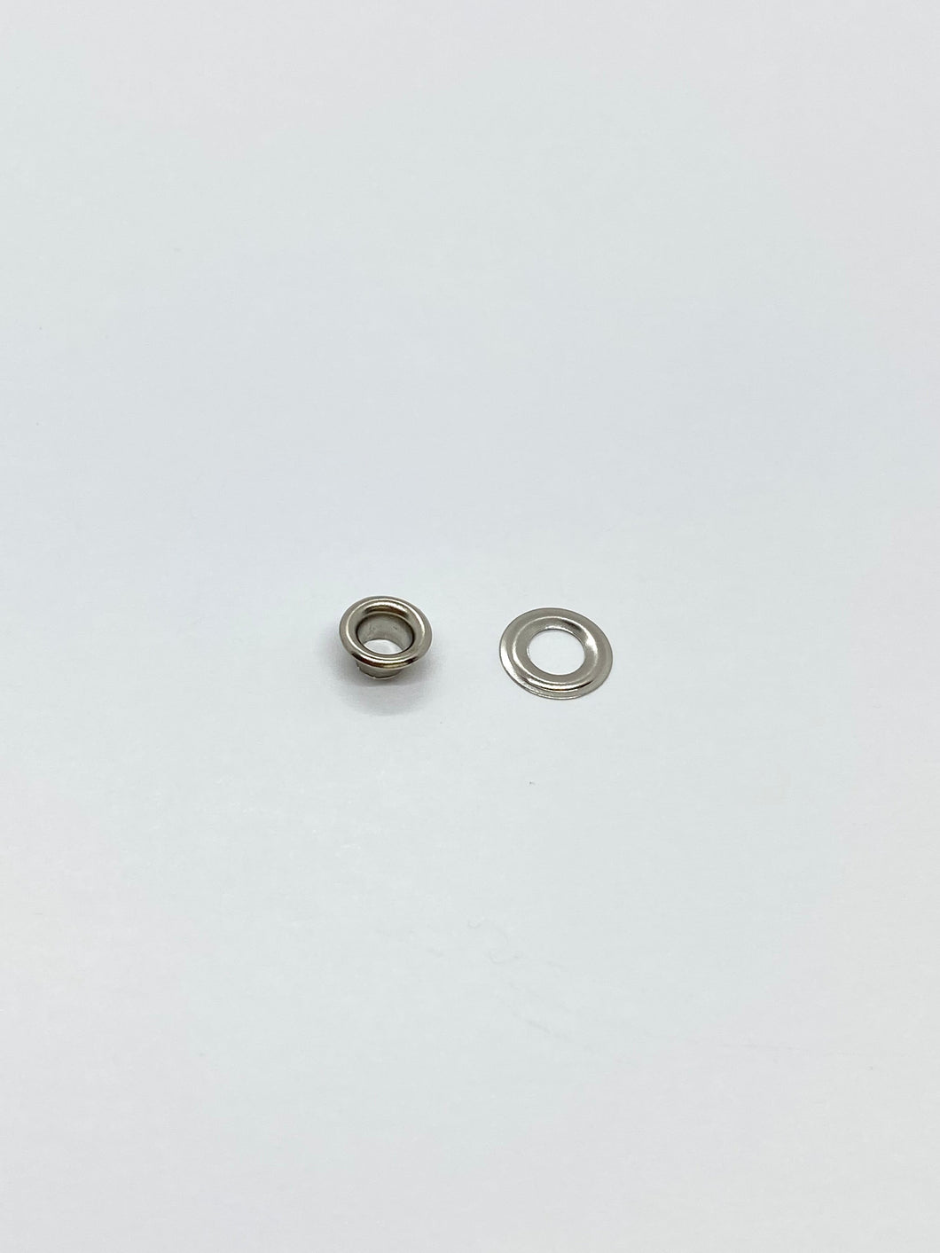 A942 Silver Eyelet (8 mm)