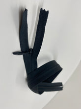 Load image into Gallery viewer, YKK® #2.5 CONCEAL® Invisible Zipper c/e #075