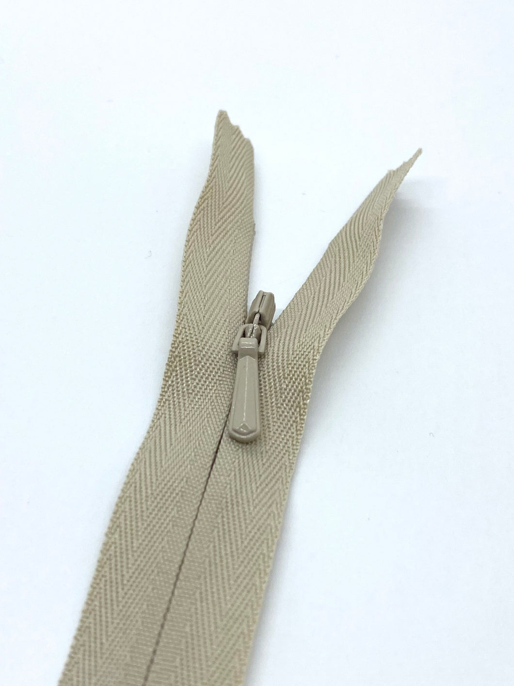 YKK® Real #3 CONCEAL® Invisible Zipper c/e #572