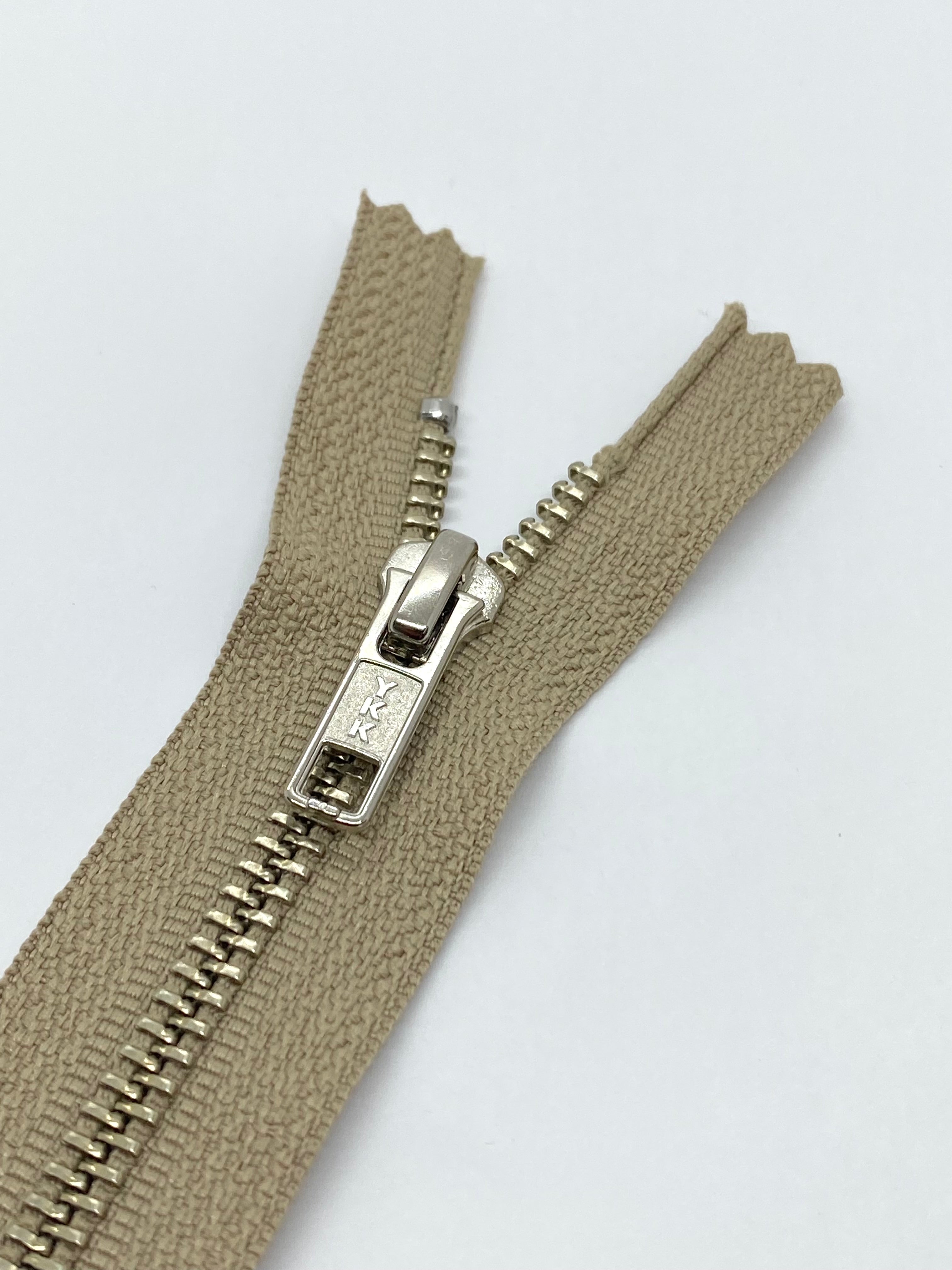 ＹＫＫ　2点購入 YKK #5 MT 2-Way Separating Zipper Old & New Style - 26 inch