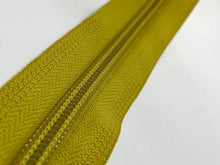 Load image into Gallery viewer, YKK® #5 Coil s/p #509