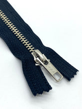 Load image into Gallery viewer, YKK® #5 Nickel c/e Black (580) DA Pull