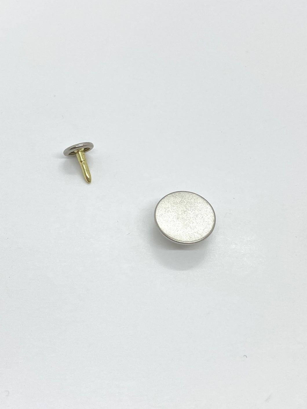 Dull Nickel Plain Tack Button (27 L)