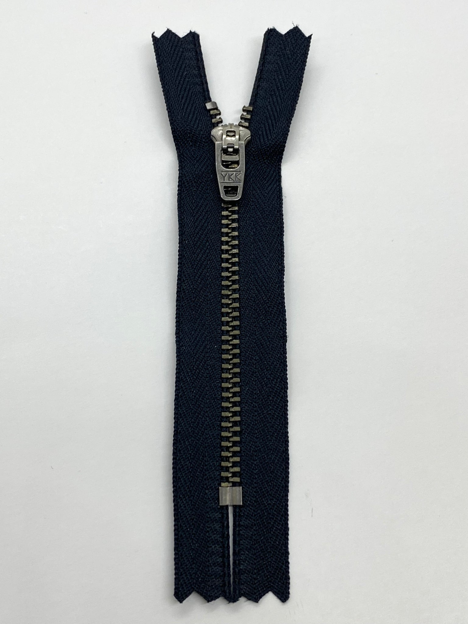 YKK® 4 Nickel Metal Zipper YKK #5 Closed Bottom - Color 580 Black (1  Zippers/Pack)