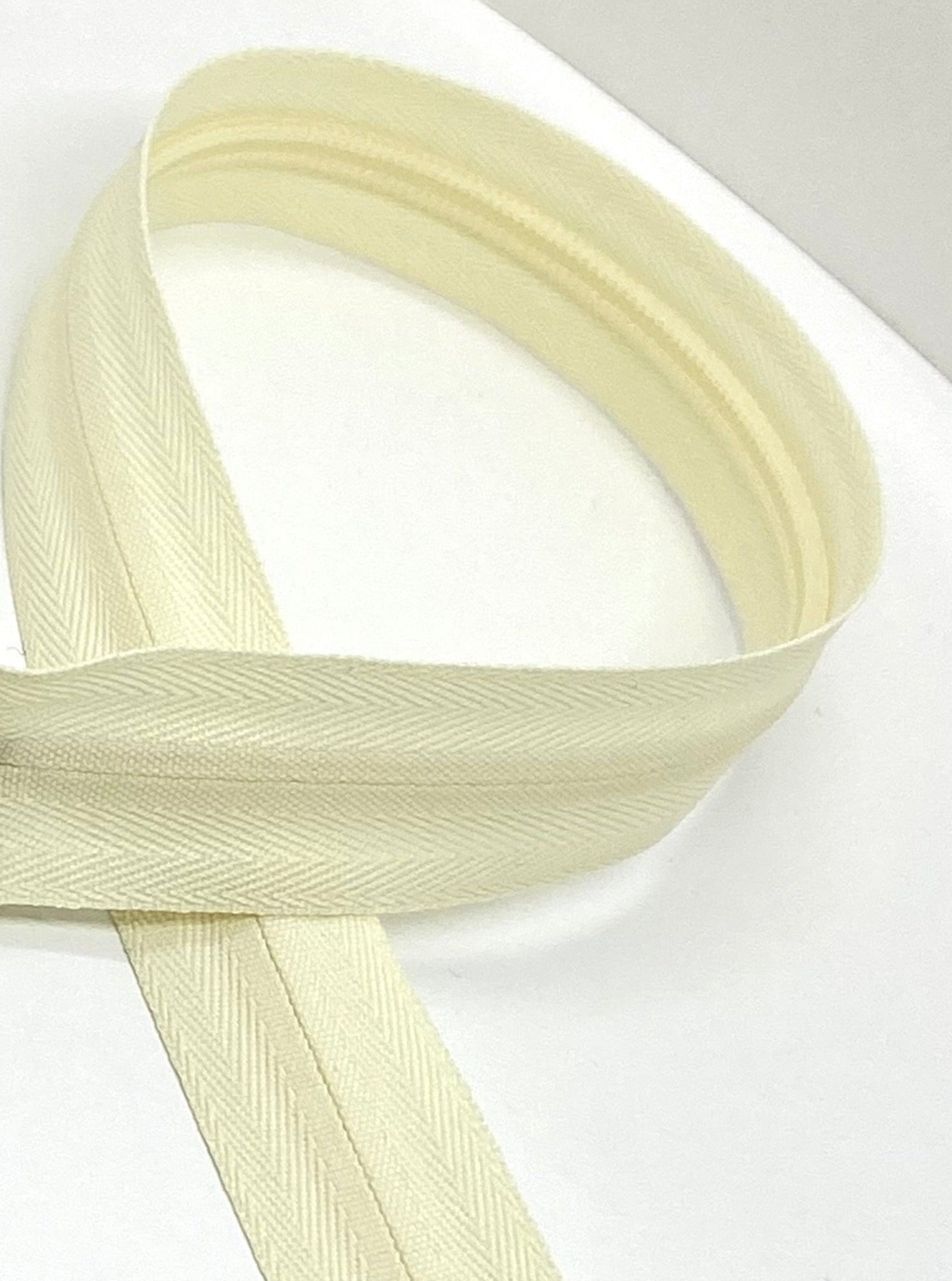 YKK® #2 CONCEAL® Invisible Sliders – S&J USA, Inc.